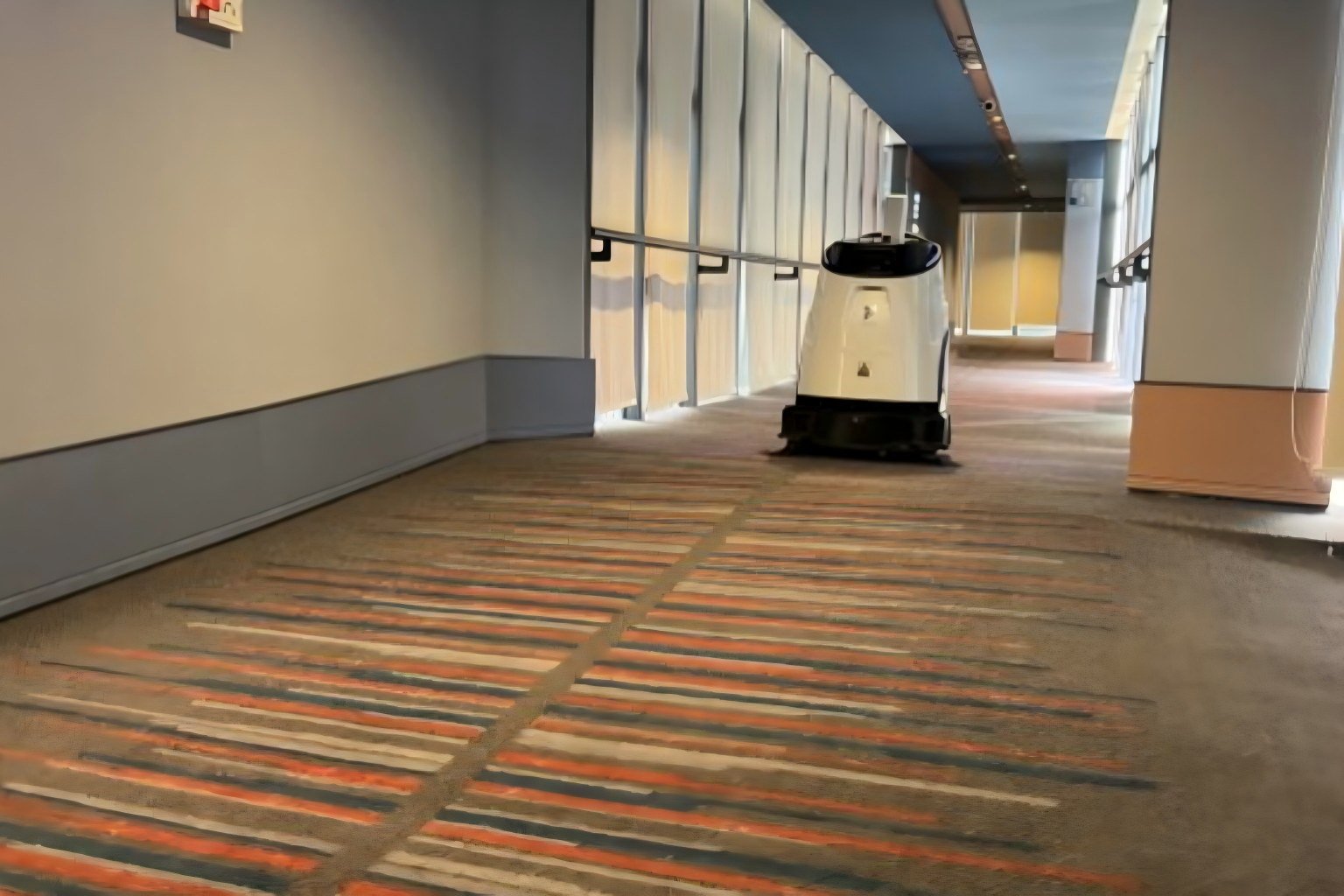 Hanting Hotel Enhances Cleaning Efficiency with Vacuum 40